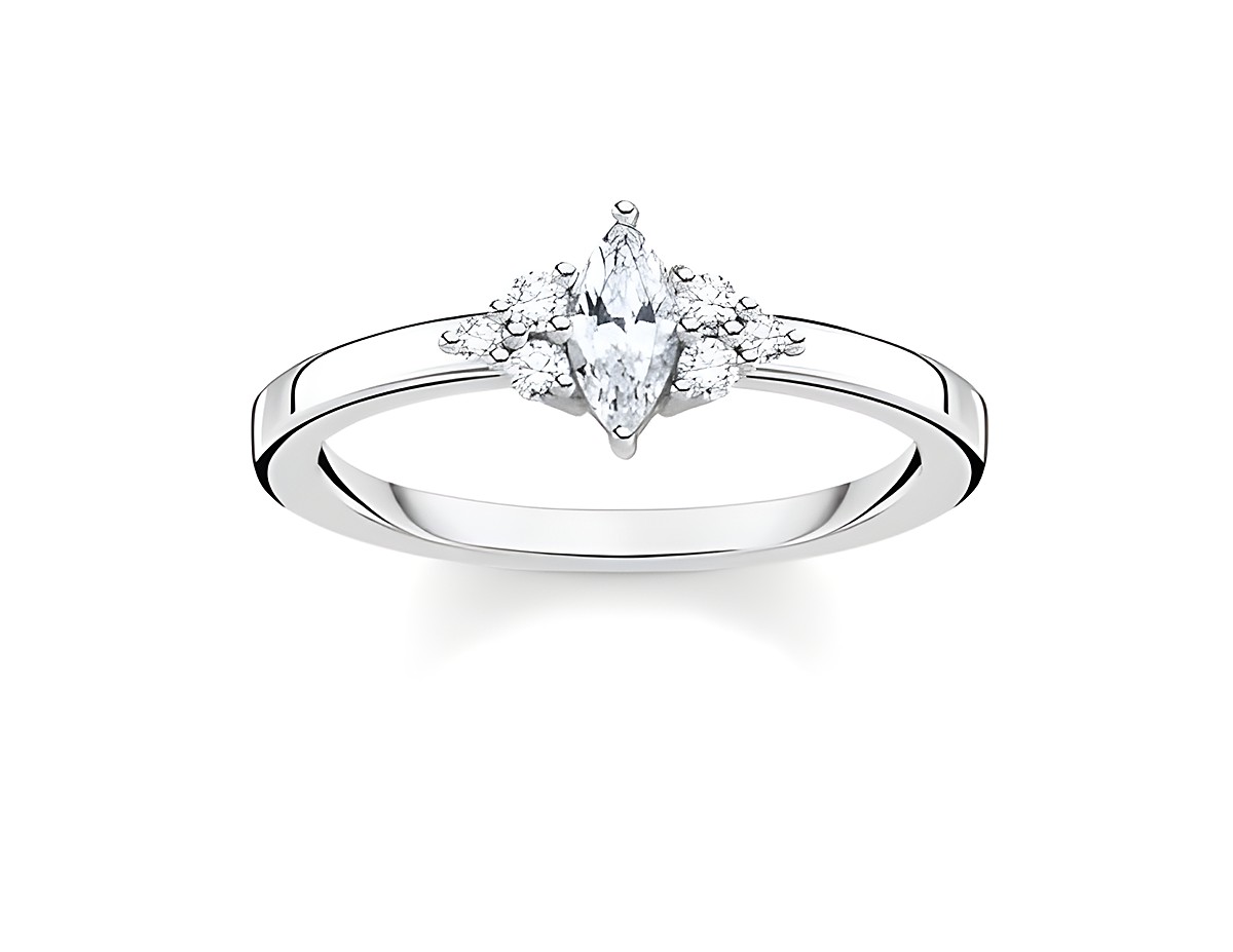 Thomas Sabo TR2325-051-14-54 Ring Größe 54 aus Silber mit klarem Zirkonia, in elegantem Design mit einem zentralen Zirkonia und weiteren kleinen Einsätzen für funkelnden Glanz.