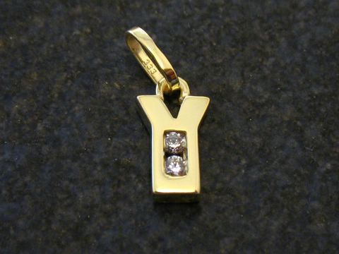 Y Buchstaben Anhänger aus Gold mit zwei Zirkonia, Hersteller Juwelier Harnisch, stilvolles Design, perfekt für persönliche Akzente und Haute Couture.
