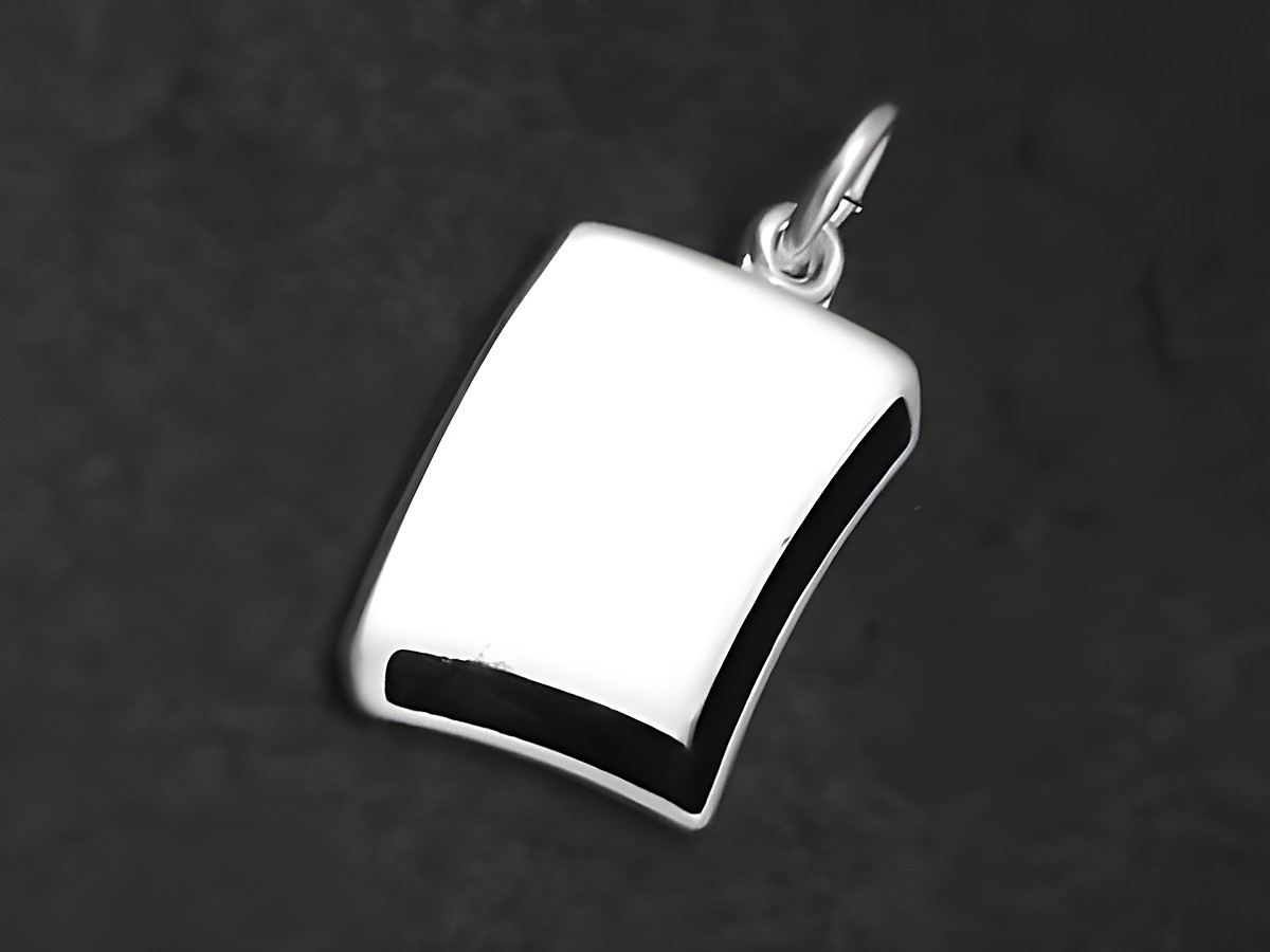 Gravurplatte Silber Anhänger modern mattiert Hersteller Juwelier Harnisch schlicht in eleganter Form. Ideal für persönliche Gravuren und als stilvolles Schmuckstück.