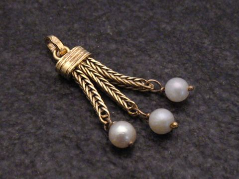 Echter Gold Anhänger 333 21x11 mm mit echten Zuchtperlen, Hersteller Juwelier Harnisch, eleganter Perlenanhänger in verspieltem Design.