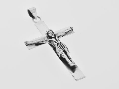 Jesus Kreuz 925 Sterling Silber Anhänger mit plastischer Jesusfigur, Hersteller Juwelier Harnisch, elegant und detailreich gestaltet. Ideal für modernen Schmuckliebhaber.
