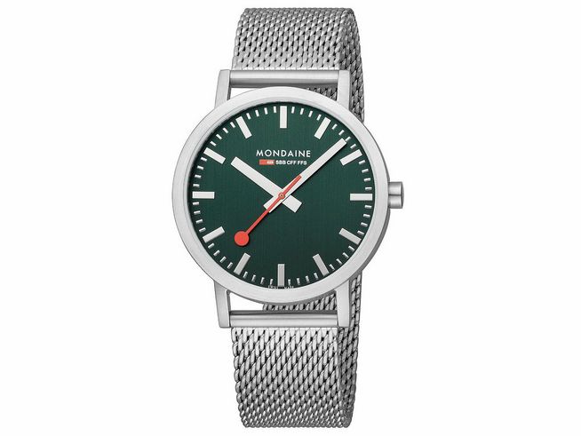 Mondaine Uhr Classic A660.30360.60SBJ mit 40 mm Gehäuse, Ziffernblatt in Waldgrün und glänzendem Milanaise-Armband aus Edelstahl. Das Design ist modern und zeitlos.
