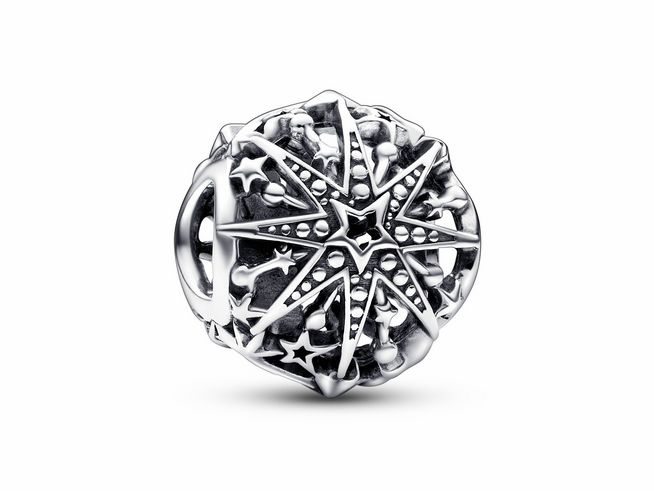Pandora Charm 792360C00 aus sterling Silber mit filigranem Sternendesign und kleinen Details, ideal zum Sammeln und Veredeln von Armbändern.