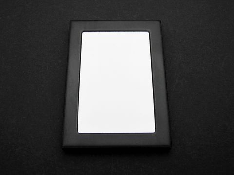 Magnetischer Bilderrahmen in Schwarz, Maße 6,5 x 5,5 cm für Bildergröße 5,2 x 3,4 cm, ideal für Gravuren, Hersteller Juwelier Harnisch.