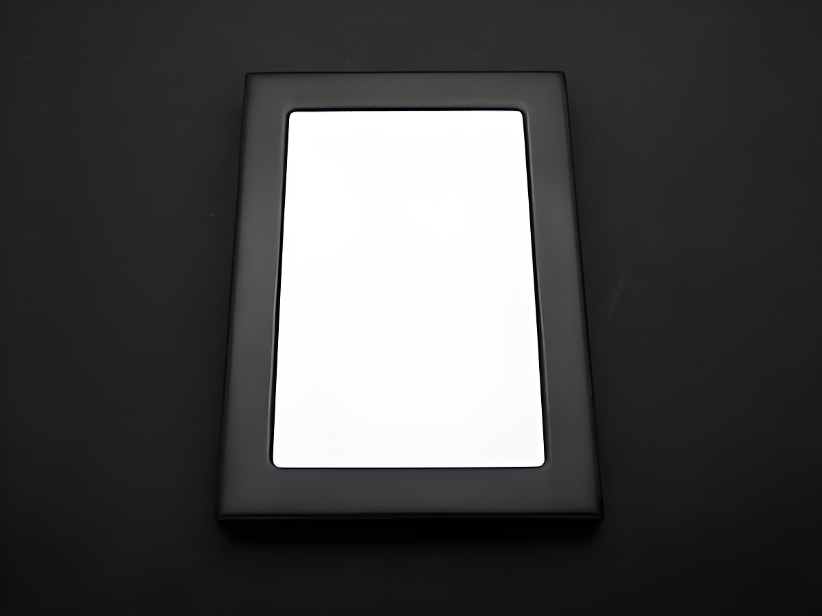 Magnetischer Bilderrahmen in Schwarz, Maße 6,5 x 5,5 cm für Bildergröße 5,2 x 3,4 cm, ideal für Gravuren, Hersteller Juwelier Harnisch.