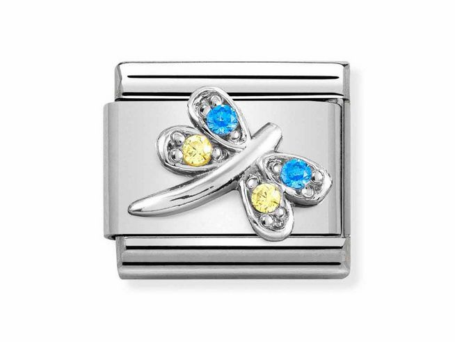 Nomination Classic Sterling Silber 330304 39 mit einer Libelle aus blauem und gelbem Zirkonia. Das Motiv zeigt filigrane Details und glänzende Oberflächen, perfekt für persönlichen Schmuck.