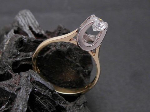 Gold Ring - ausdrucksstark - Gold 585 bicolor - Zirkonia - Goldring - Gr. 53, Hersteller: Juwelier Harnisch, bis Gr. 54/17,5, elegant und funktional, ideal für besondere Anlässe.