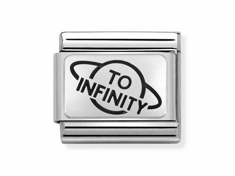Edelstahlplakette mit der Gravur TO INFINITY, umgeben von einem kreisförmigen Design. Die Oberfläche ist oxidiert und die Farbgebung ist Silber, ideal für den Nomination Schmuck.