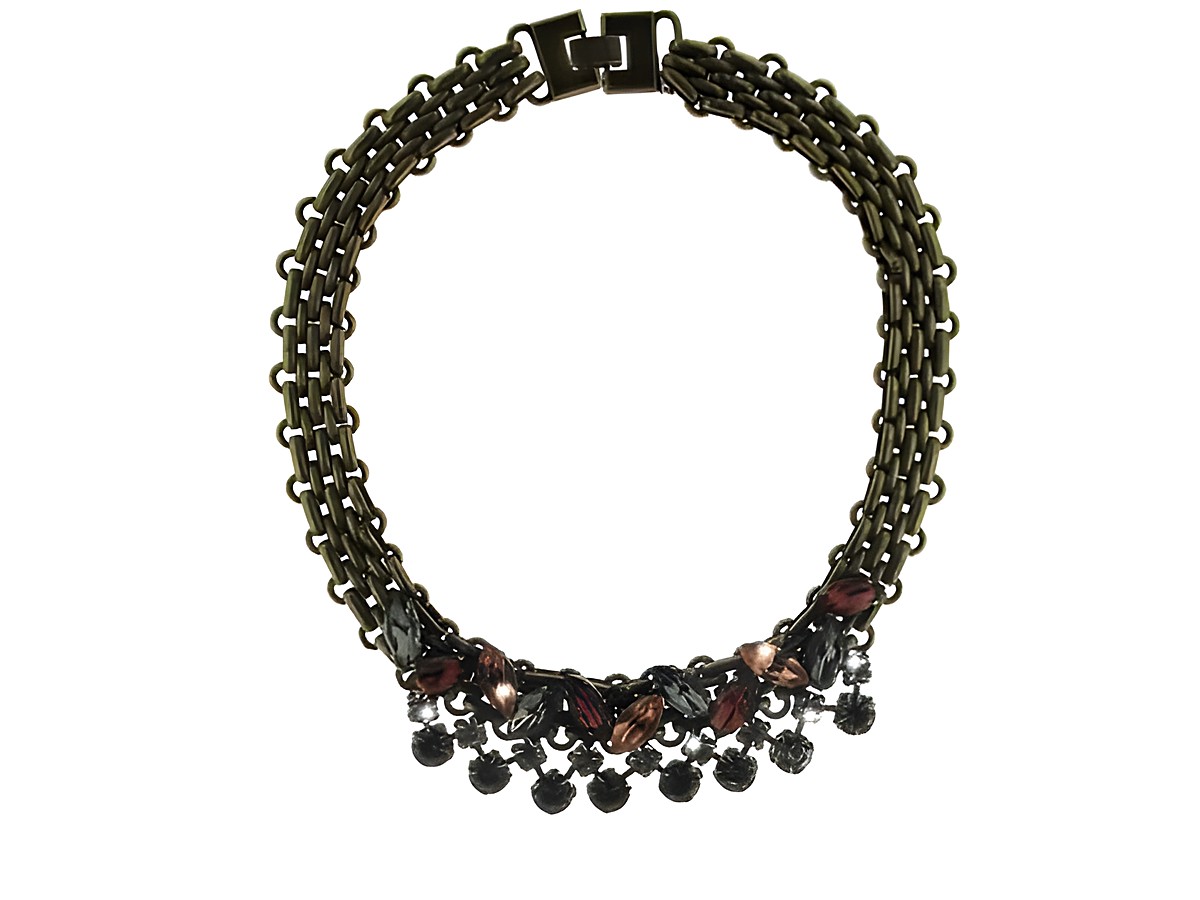 Schmuckstück Collier von Sweet Deluxe in 42 cm Länge aus messingfarbigem Metall mit bunten Kristallen, elegant und auffällig gestaltet für besondere Anlässe.
