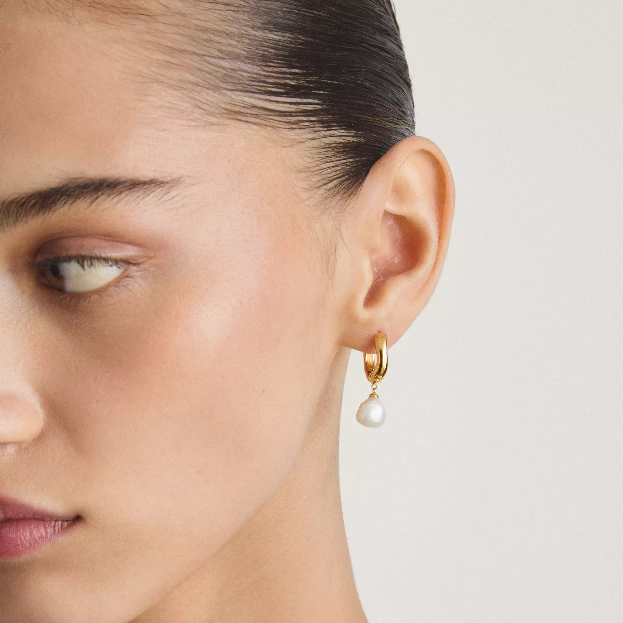 Thomas Sabo Bold Elegance - Creolen - Sterling Silber recy. mit 18K Vergoldung & Süßwasserperle – Ansicht 3