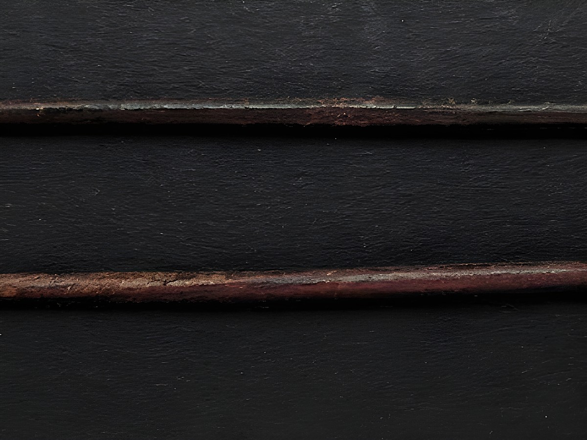 Dunkelbraune Lederkette aus Ziegenleder, ca. 100 cm lang und 1,2 mm dick, Hersteller Juwelier Harnisch, ideal für Schmuckdesigns oder als Träger für Anhänger.