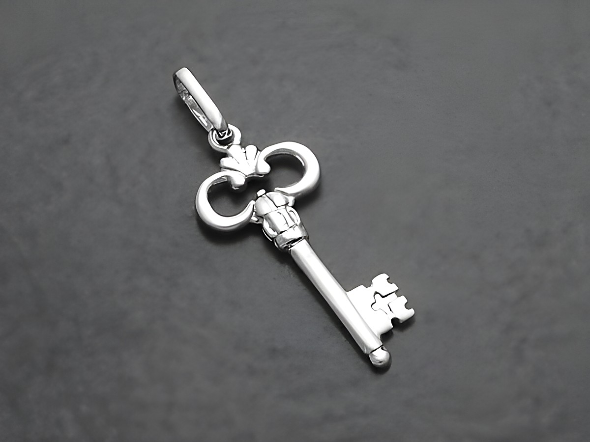 Sterling Silber Anhänger in Form eines Schlüssels, 20 mm, rhodiniert, Hersteller Juwelier Harnisch, dekoratives Design mit eleganten Details.