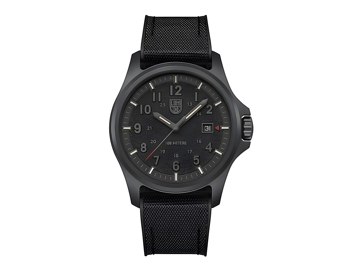 Luminox Land XL.1961 Uhr aus CARBONOX mit einem Durchmesser von 44 mm und einer Wasserdichtigkeit von 10 ATM, ausgestattet mit Datumsanzeige und schwarzem Gehäuse.