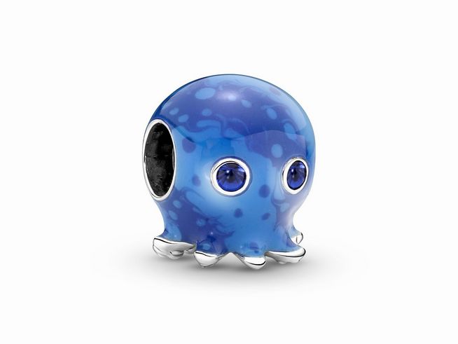 Ozean Oktopus Charm in Blau aus Sterling Silber und Emaille mit Kristallen, designet von Pandora, zeigt eine detailreiche, runde Form und expressive Augen, ideal für Schmuckliebhaber.