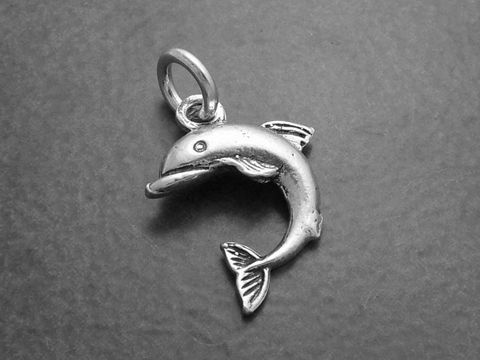 Kleiner Delphin -925 Sterling Silber Anhänger- AQUA, detailreich gestaltet, ideal für Tierliebhaber, schimmernd und elegant, perfekt als Schmuckstück oder Geschenk.