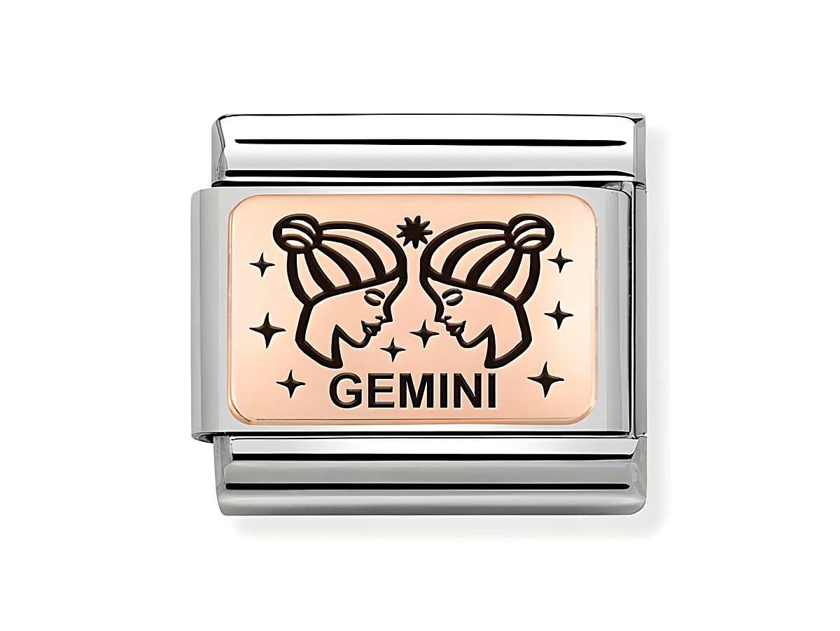 Edelstahl Roségold Charm von Nomination mit dem Sternzeichen Zwilling, abgebildet sind zwei Köpfe mit Symbolen und dem Wort GEMINI.