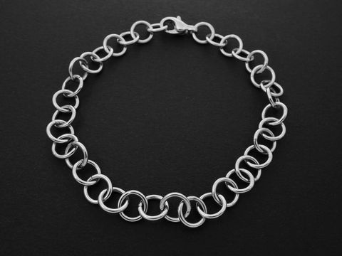 Armband Rundanker aus Weißgold 585 mit einem Durchmesser von 7,4 x 7,4 mm und einer Länge von 19,5 cm, gefertigt von Juwelier Harnisch, elegantes Design in hochwertigem Material.