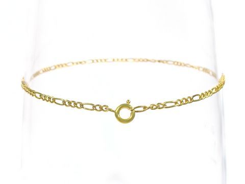 Fußkettchen 23 bis 25 cm Gold 333 in Figaroketten-Design, hergestellt von Juwelier Harnisch, glänzendes Finish und klassischer Verschluss für eleganten Tragekomfort.
