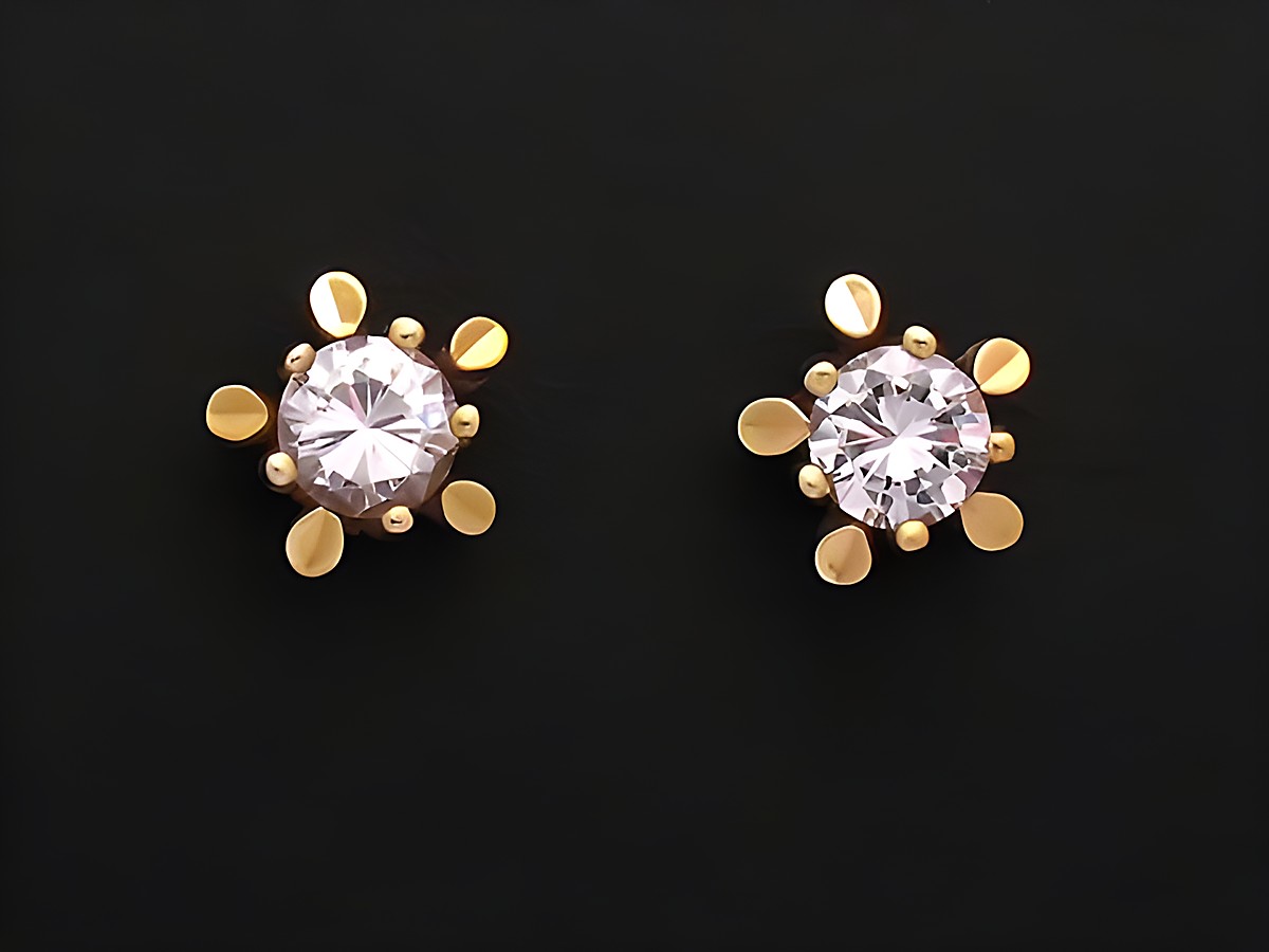 Ohrringe Zirkonia Gold 585 Ohrstecker vom Hersteller Juwelier Harnisch, funkelnde Zirkonia Steine mit goldenen Details, elegantes und zeitloses Design für jeden Anlass.