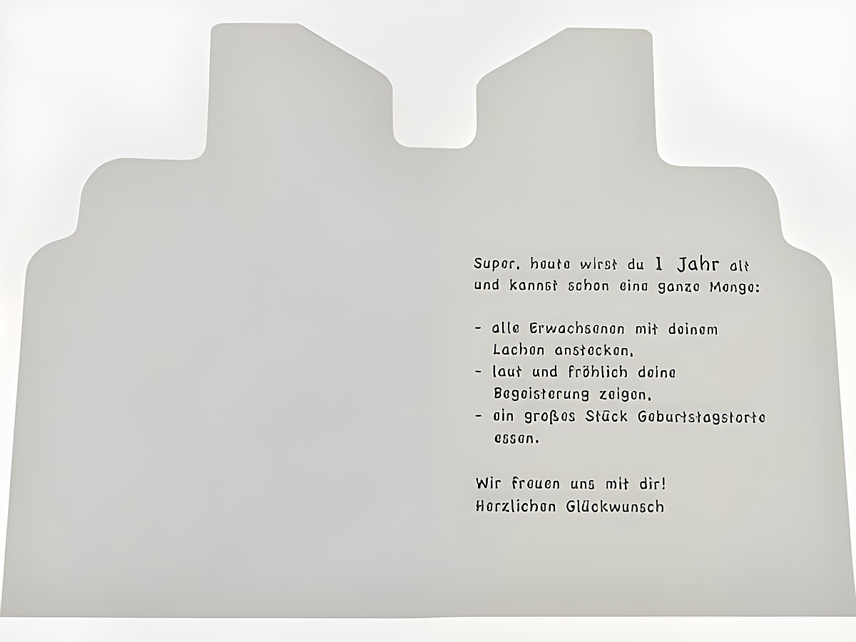 Geburtstagskarte mit einem niedlichen Bärchen und einem rosa Herz, hergestellt von Juwelier Harnisch, enthält liebevolle Geburtstagswünsche für ein erstes Jahr. – Ansicht 2