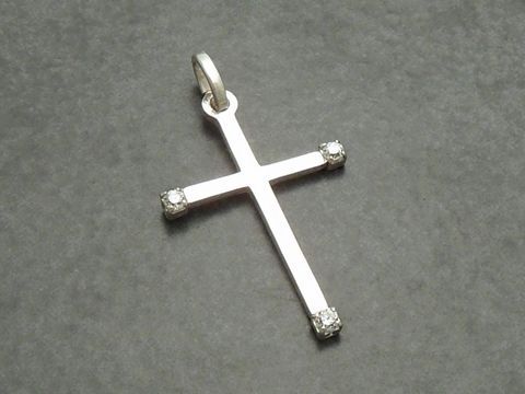 Kreuz Anhänger aus 925 Sterling Silber mit Zirkonia rhodiniert, Hersteller: Juwelier Harnisch, elegant und funkelnd, ideal als Schmuckstück oder Geschenk.