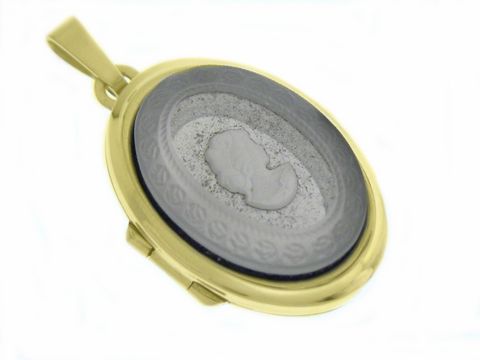 Gemme grau Medaillon mit Cabochon aus Gold 585, Hersteller Juwelier Harnisch, zeigt eine filigrane Darstellung in grauer Farbe, elegant umrahmt von einem goldenen Rand.