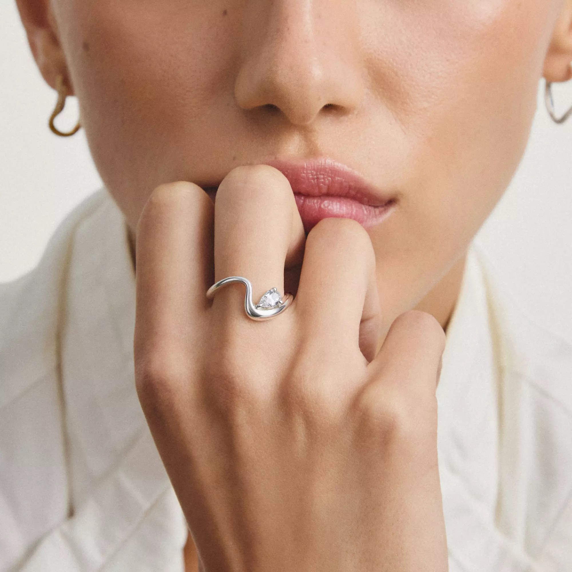 Thomas Sabo Ring mit weißem Zirkonia in Tropfenform – Silber – Ansicht 3