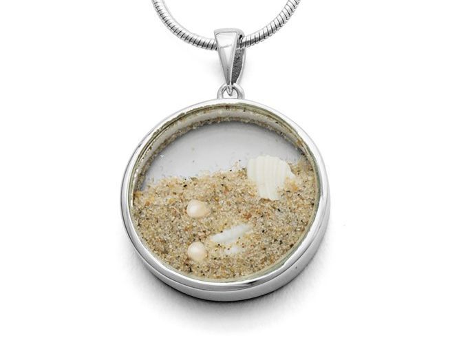 DUR Anhänger Sandsturm P2936 aus Sterling Silber mit einer Kapsel, die feinen Sand und Muscheln zeigt, perfekt für einen maritimen Look.