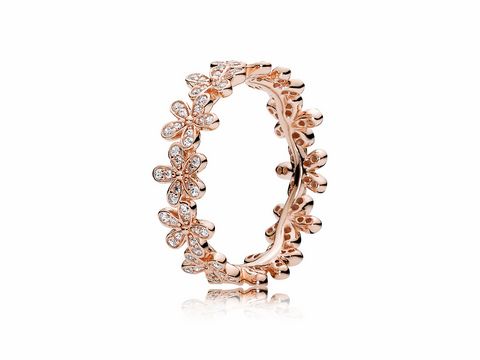 Glanzvolles Blümchen-Band aus Pandora Rose mit funkelnden Zirkonia-Steinen in Größe 58, ideal für elegante Anlässe und als modisches Accessoire.