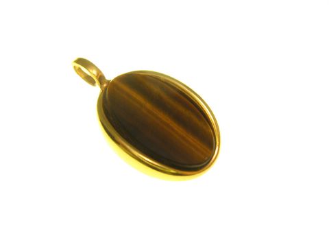 Ovaler Goldanhänger mit Tigerauge, glänzende Oberfläche, wurde vom Juwelier Harnisch gefertigt, ideal als dekorativer Schmuck für jeden Anlass.