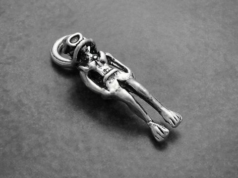 Kleiner Taucher Sterling Silber Anhänger für Tauchsport, detaillierte Darstellung eines Tauchers mit Flossen und Brille, Hersteller Juwelier Harnisch.