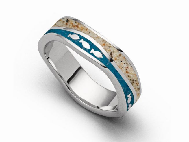 DUR Strandring Fischschwarm R5664.56 aus Sterling Silber in Größe 56 mit sandfarbenem Einsatz und blauen Details sowie kleinen Fischmotiven.