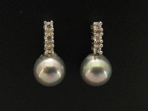 Ohrstecker aus Sterling Silber rhodiniert mit funkelndem Zirkonia und grauer Zuchtperle von Juwelier Harnisch, elegante Perlen Ohrringe für besondere Anlässe.