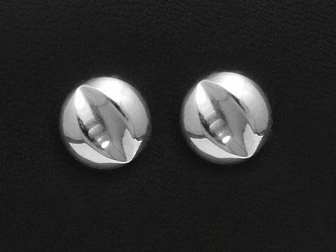 Silber Ohrringe rhodiniert in runder und gewölbter Form, sexy Ohrstecker ohne Stein, Hersteller Juwelier Harnisch, perfekt für jeden Anlass.