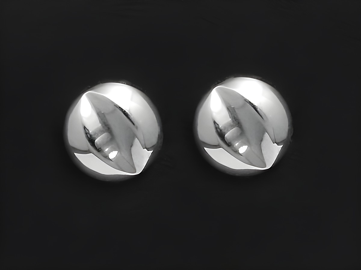Silber Ohrringe rhodiniert in runder und gewölbter Form, sexy Ohrstecker ohne Stein, Hersteller Juwelier Harnisch, perfekt für jeden Anlass.