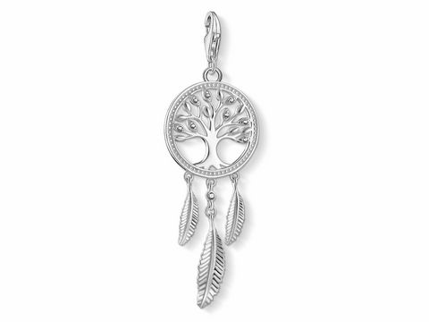 Silberner Charm-Anhänger von Thomas Sabo mit Lebensbaum-Motiv und destacierten Federn, symbolisiert Wachstum und Verbundenheit. Ideal als modisches Accessoire.