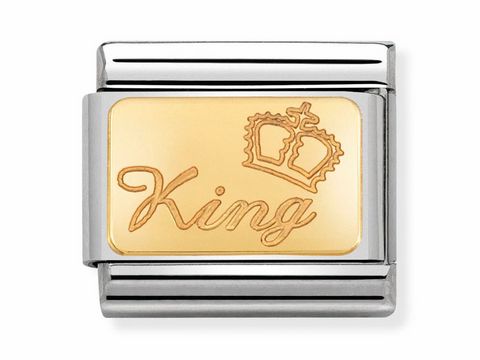 König Charm von Nomination, Modellnummer 030121 48, aus der Composable Classic Kollektion, mit goldenen Schriftzügen und einer Krone auf dem goldfarbenen Element.