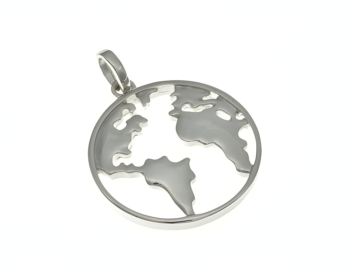 Runder Anhänger aus rhodiniertem Sterlingsilber mit Weltkarte, stilvoll gestaltet und ideal für weltoffene Menschen. Hersteller ist Juwelier Harnisch.