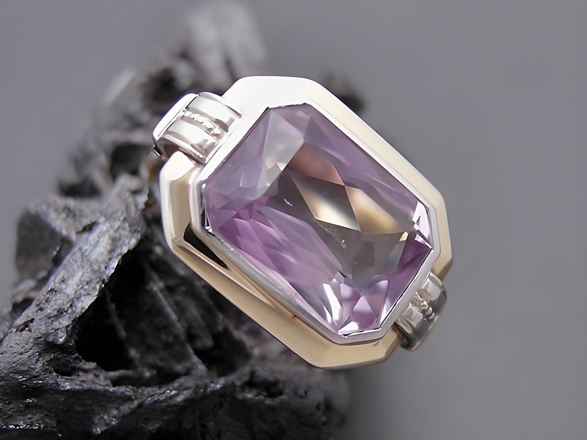 Goldring imposant Gr. 55,5 mit Amethyst aus Gold 585, Hersteller Juwelier Harnisch, bis Gr. 56/18, elegant und auffällig.