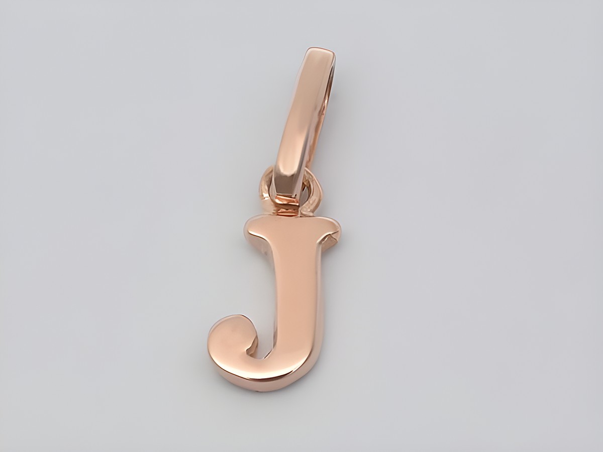 Buchstaben Anhänger J aus 925 Sterling Silber, rosé vergoldet, Hersteller Juwelier Harnisch, elegantes Design, ideal als persönliches Geschenk oder für individuelle Styles.