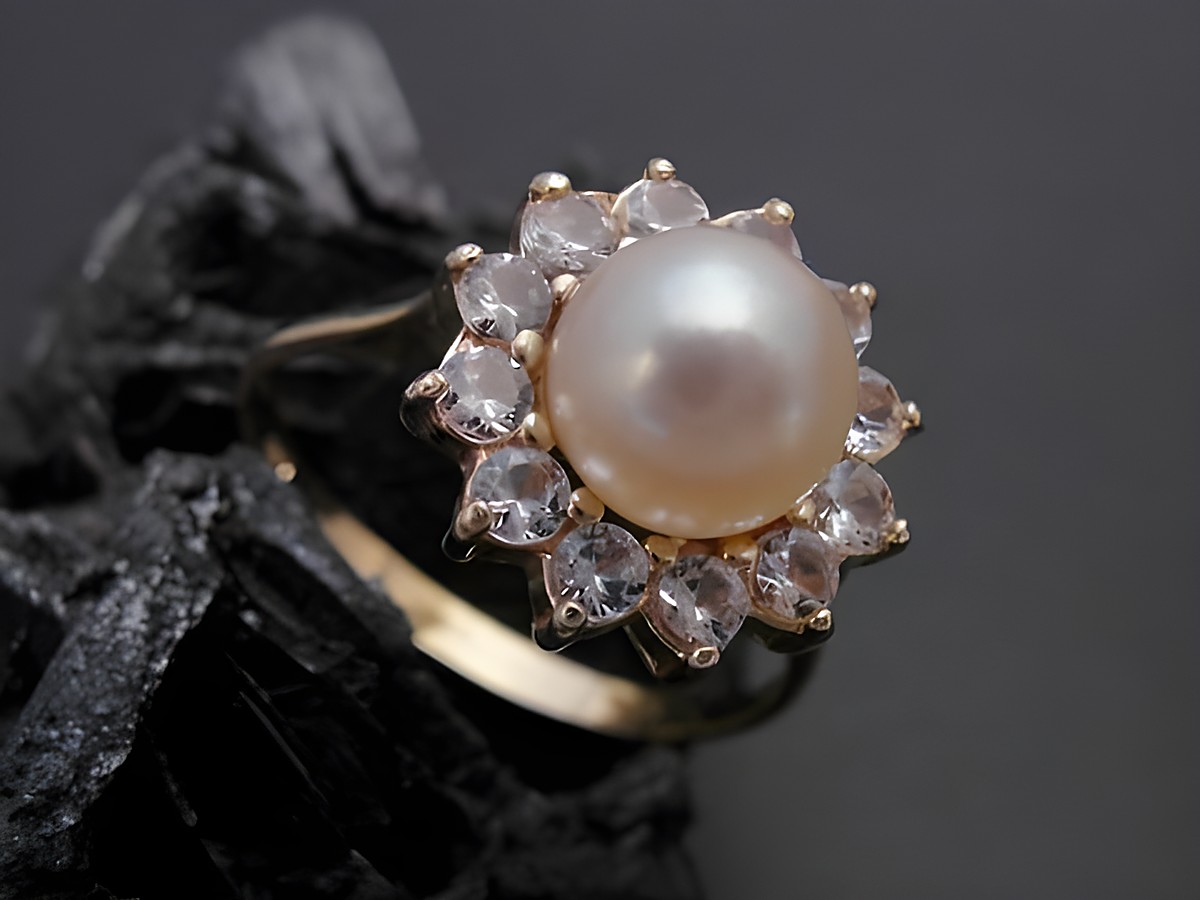 Gold Perlen Ring nostalgisch Gr. 52,5 7,4 mm Zuchtperle Zirkonia Hersteller Juwelier Harnisch bis Gr. 54/17,5 elegantes Design mit schimmernder Perle und funkelnden Steinen.