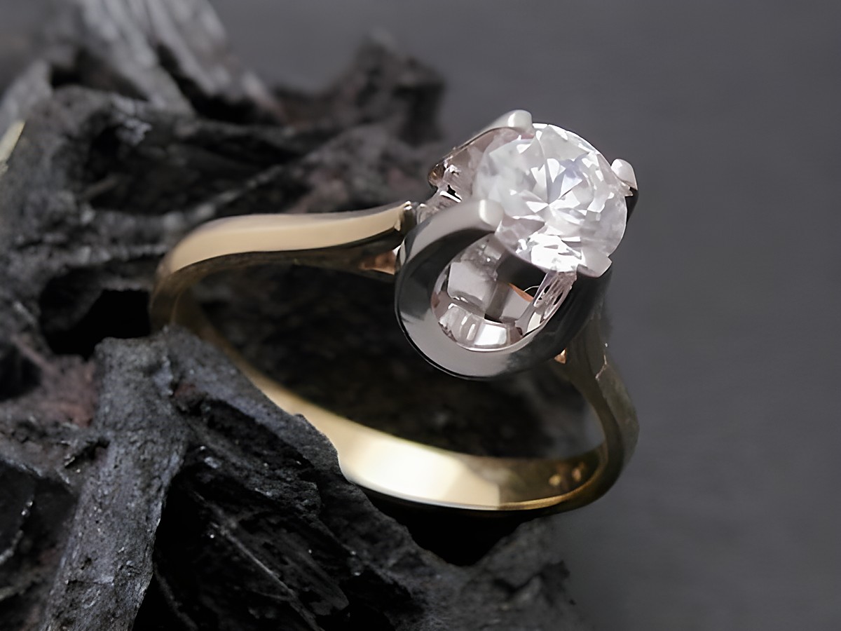 Gold Ring ausdrucksstark in Gold 585 bicolor mit Zirkonia, Goldring Größe 53 bis Größe 54/17,5, Hersteller Juwelier Harnisch.