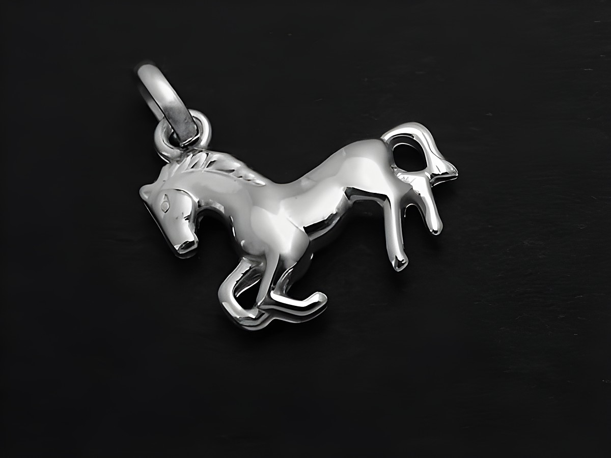 Anhänger Pferd aus rhodiniertem Sterling Silber, tierisch designet, Hersteller Juwelier Harnisch, ideal für Kinder.