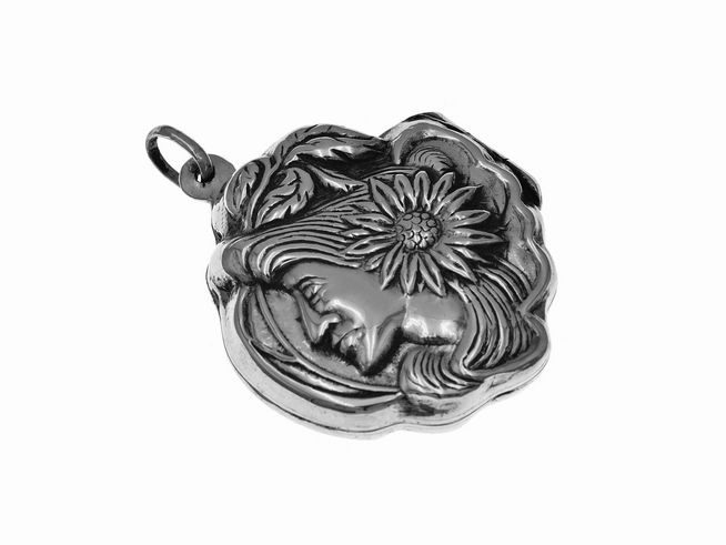 Silber Medaillon mit nostalgischem Gesicht und floralen Motiven, gefertigt aus Sterling Silber, Hersteller Juwelier Harnisch, verziert mit einer Gemme.