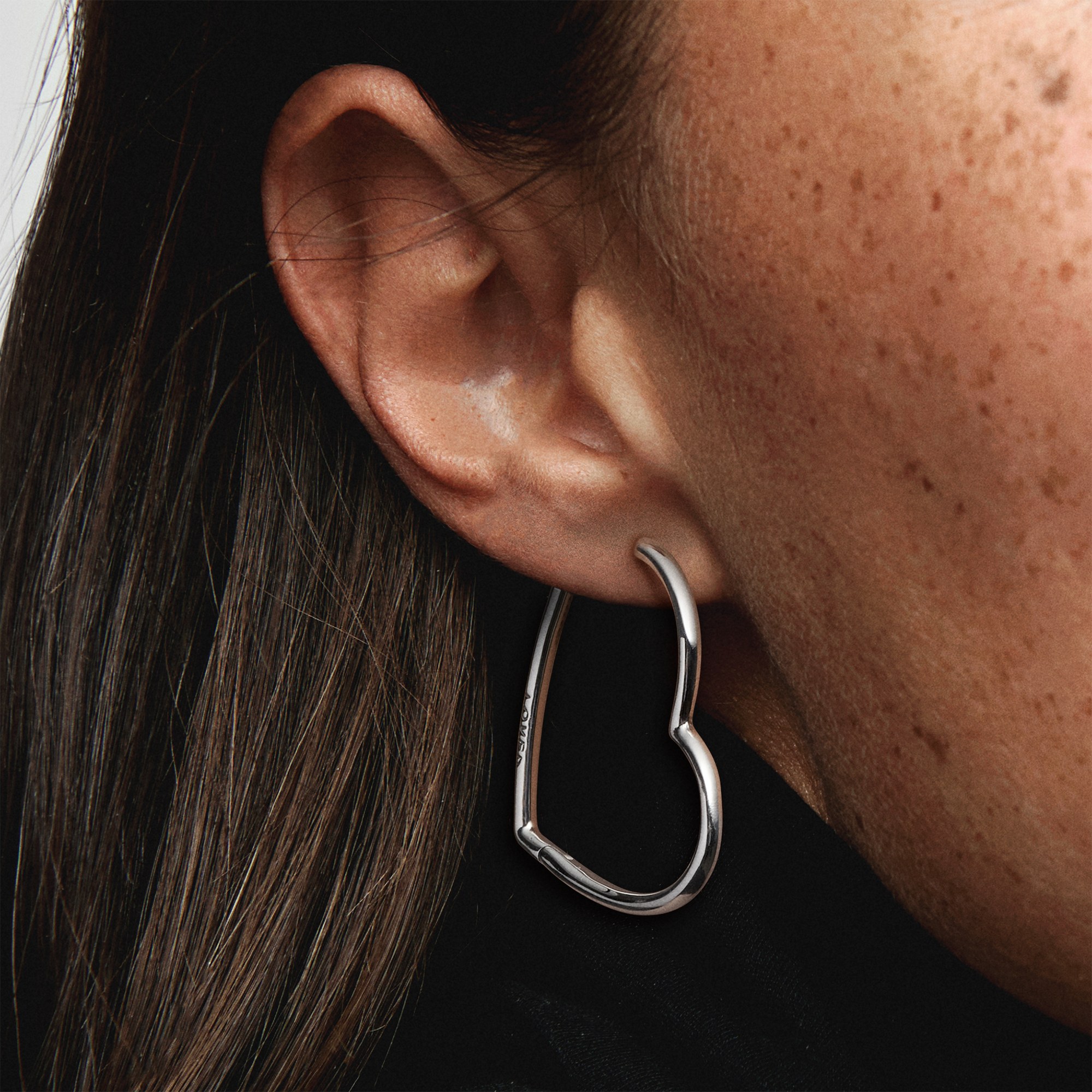 PANDORA Asymmetric Hearts of Love - Ohrringe - Silber – Ansicht 3