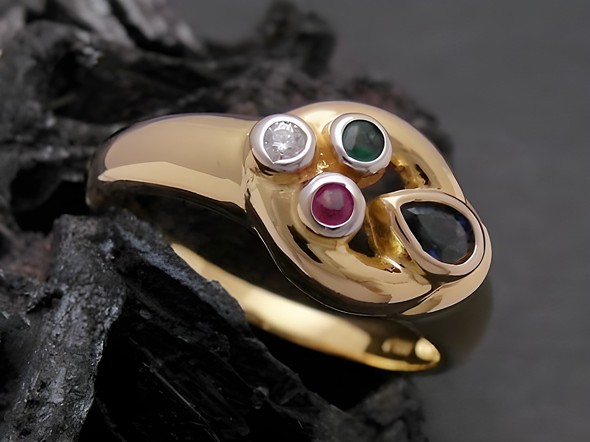 Gold Ring aus Gold 333 mit Safir, Rubin, Smaragd und Zirkonia, designet von Juwelier Harnisch, Größe 53,5 bis 54/17,5. Eleganter Schmuck mit bunten Steinen.