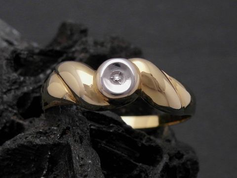 Gold Ring - unvergänglich - Gold 585 bicolor - Diamant - Goldring - Gr. 60,5, Hersteller: Juwelier Harnisch, über Gr. 60/19. Elegantes Design mit funkelndem Stein.