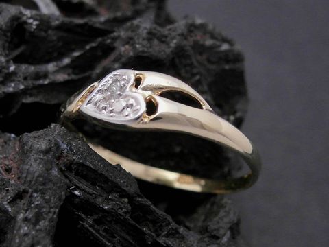 Gold Ring romantisch Gold 585 bicolor mit Diamant Goldring Größe 50,5 Hersteller Juwelier Harnisch bis Größe 52/17 elegant und ansprechend für jeden besonderen Anlass.