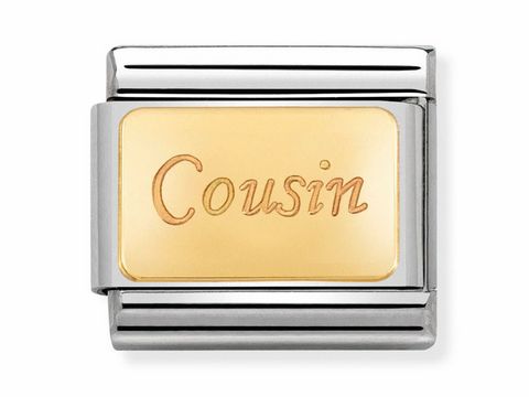 Cousin Charm aus der Composable Classic Kollektion von Nomination, mit goldenen Schriftzügen auf einer silbernen Basis, symbolisiert die Bedeutung der Kusine.