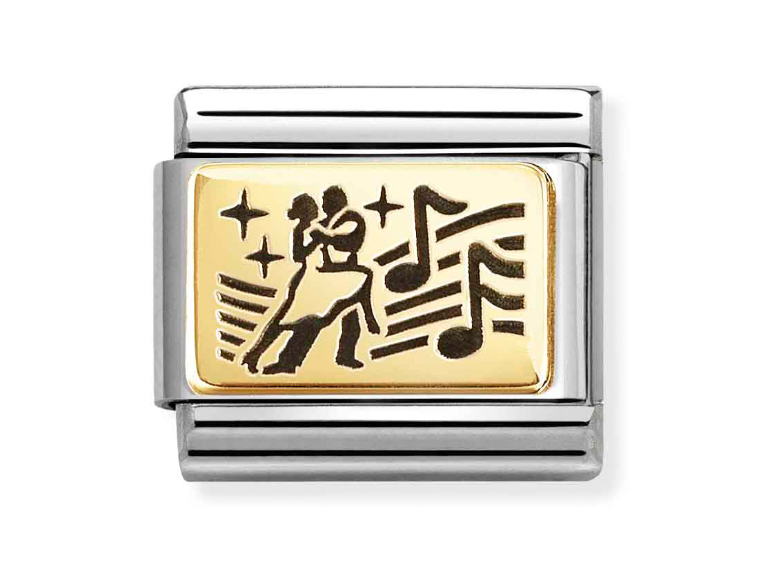 Ein charm in Classic Gold und Emaille zeigt ein Tanzpaar, umgeben von musikalischen Noten und funkelnden Sternen. Der stilvolle Anhänger eignet sich perfekt für Schmuckliebhaber.